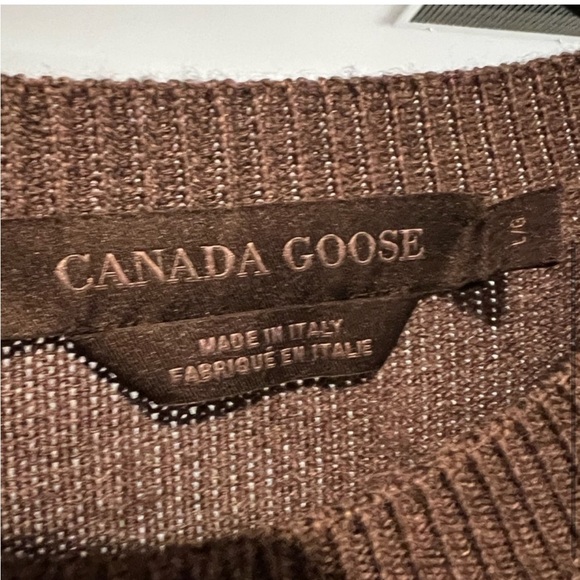 Canada Goose Saturna Crewneck Wordmark - Picture 6 of 6